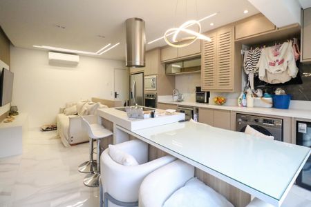 Apartamento à venda com 65m², 2 quartos e 2 vagas Apartamento à venda com 65m², 2 quartos e 2 vagasCozinha