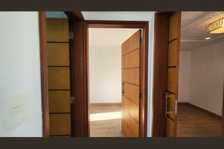 Apartamento para alugar com 66m², 2 quartos e 1 vagaCorredor