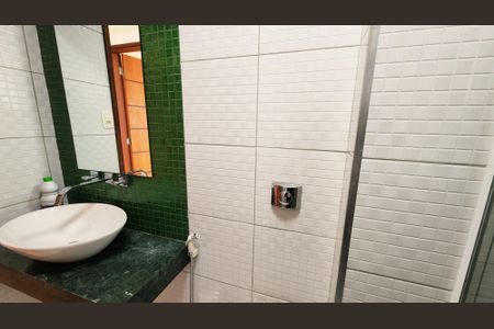 Apartamento para alugar com 66m², 2 quartos e 1 vagaBanheiro