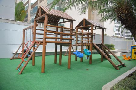 Apartamento à venda com 212m², 3 quartos e 3 vagasÁrea comum - Playground