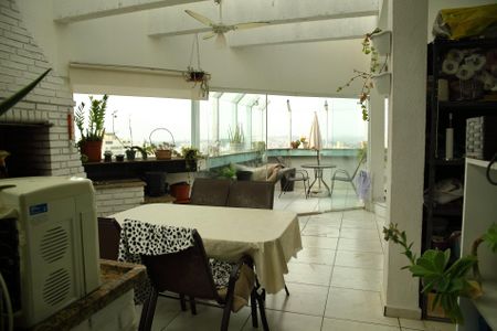 Apartamento à venda com 212m², 3 quartos e 3 vagasCobertura - Área de churrasco 