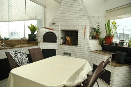 Apartamento à venda com 212m², 3 quartos e 3 vagasCobertura - Área de churrasco 