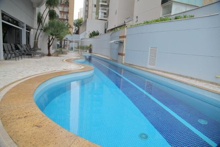 Apartamento à venda com 212m², 3 quartos e 3 vagasÁrea comum - Piscina