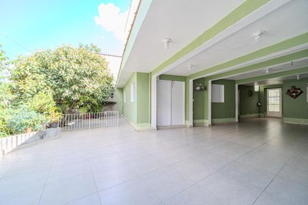Casa à venda com 147m², 3 quartos e 5 vagas