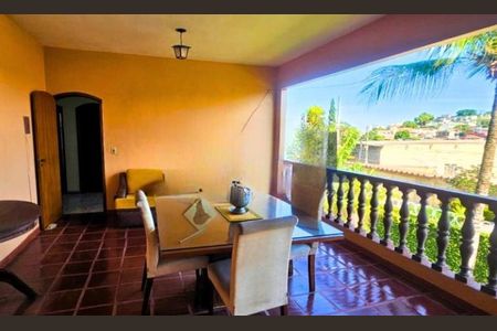 Casa de condomínio à venda com 306m², 4 quartos e 3 vagas