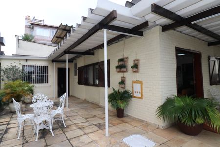 Casa para alugar com 323m², 4 quartos e 3 vagasÁrea externa