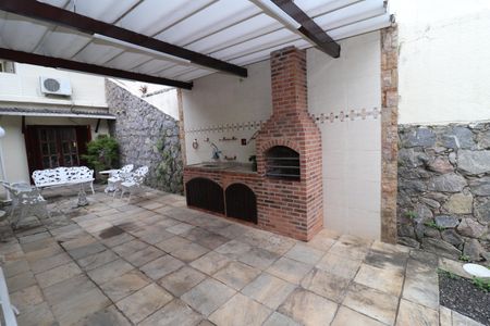 Casa para alugar com 323m², 4 quartos e 3 vagasÁrea externa