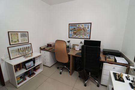 Casa para alugar com 323m², 4 quartos e 3 vagasQuarto 1