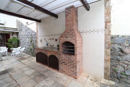 Casa para alugar com 323m², 4 quartos e 3 vagasÁrea externa