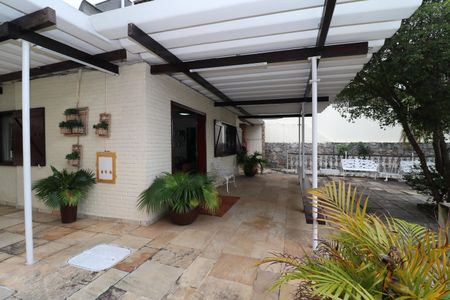 Casa para alugar com 323m², 4 quartos e 3 vagasÁrea externa