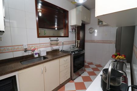 Casa para alugar com 323m², 4 quartos e 3 vagasCozinha