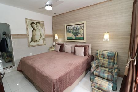 Casa para alugar com 323m², 4 quartos e 3 vagasSuíte