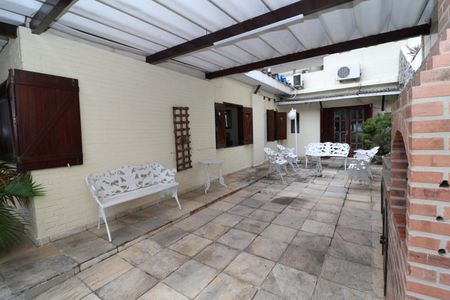 Casa para alugar com 323m², 4 quartos e 3 vagasÁrea externa