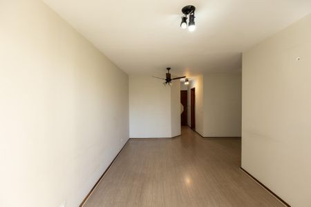 Apartamento à venda com 73m², 3 quartos e 1 vaga Apartamento à venda com 73m², 3 quartos e 1 vagaSala