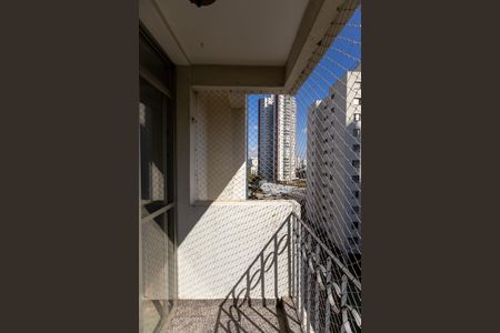 Apartamento à venda com 73m², 3 quartos e 1 vaga Apartamento à venda com 73m², 3 quartos e 1 vagaVaranda Sala