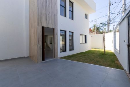 Casa à venda com 210m², 3 quartos e 3 vagas Casa à venda com 210m², 3 quartos e 3 vagasÁrea comum