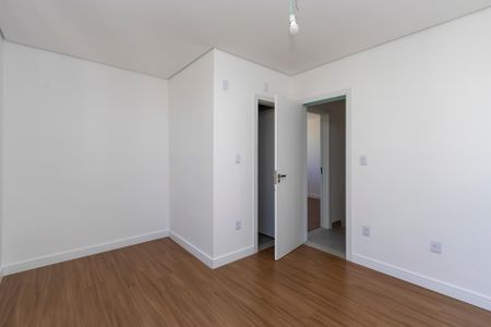 Casa à venda com 210m², 3 quartos e 3 vagas Casa à venda com 210m², 3 quartos e 3 vagasQuarto 2 - SemiSuíte
