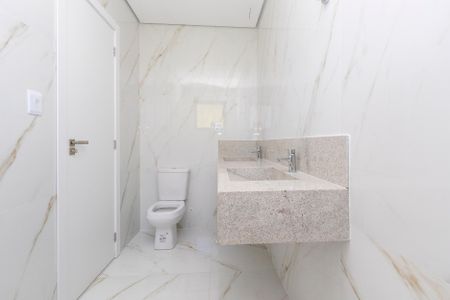 Casa à venda com 210m², 3 quartos e 3 vagas Casa à venda com 210m², 3 quartos e 3 vagasBanheiro Suite