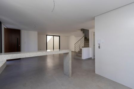 Casa à venda com 210m², 3 quartos e 3 vagas Casa à venda com 210m², 3 quartos e 3 vagasCozinha