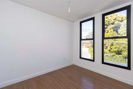 Casa à venda com 210m², 3 quartos e 3 vagas Casa à venda com 210m², 3 quartos e 3 vagasQuarto 3 - SemiSuíte