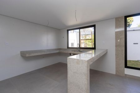 Casa à venda com 210m², 3 quartos e 3 vagas Casa à venda com 210m², 3 quartos e 3 vagasCozinha