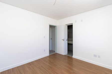 Casa à venda com 210m², 3 quartos e 3 vagas Casa à venda com 210m², 3 quartos e 3 vagasQuarto 3 - SemiSuíte