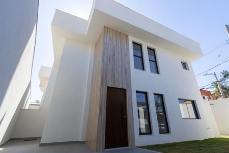 Casa à venda com 210m², 3 quartos e 3 vagas Casa à venda com 210m², 3 quartos e 3 vagasHall de Entrada