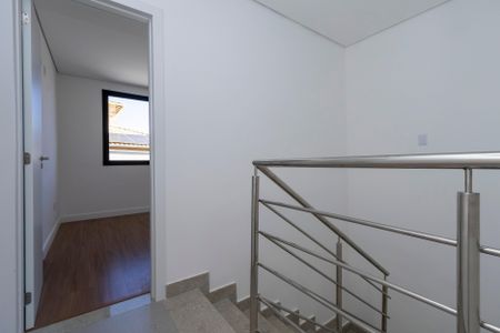 Casa à venda com 210m², 3 quartos e 3 vagas Casa à venda com 210m², 3 quartos e 3 vagasCorredor