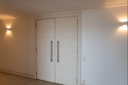 Apartamento à venda com 366m², 4 quartos e 5 vagas Apartamento à venda com 366m², 4 quartos e 5 vagasHall social