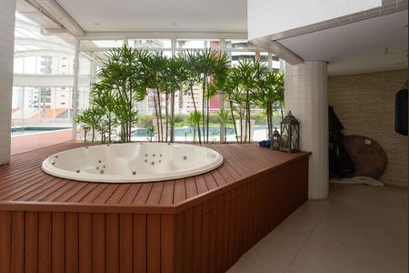 Apartamento à venda com 366m², 4 quartos e 5 vagas Apartamento à venda com 366m², 4 quartos e 5 vagasÁrea Comum - Sauna