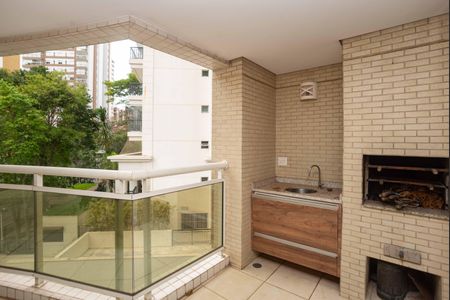 Apartamento à venda com 366m², 4 quartos e 5 vagas Apartamento à venda com 366m², 4 quartos e 5 vagasVaranda Gourmet