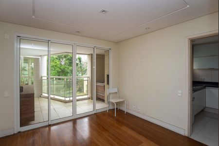 Apartamento à venda com 366m², 4 quartos e 5 vagas Apartamento à venda com 366m², 4 quartos e 5 vagasSala de Jantar