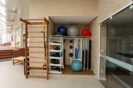 Apartamento à venda com 366m², 4 quartos e 5 vagas Apartamento à venda com 366m², 4 quartos e 5 vagasÁrea Comum - Academia