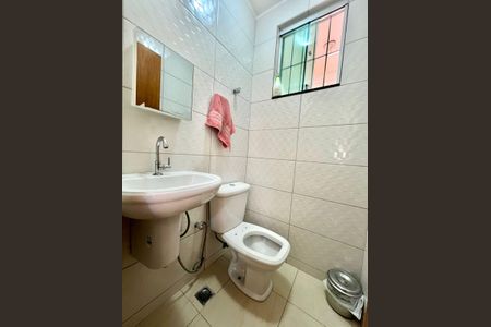 Casa à venda com 121m², 2 quartos e 2 vagas Casa à venda com 121m², 2 quartos e 2 vagasLavabo Social