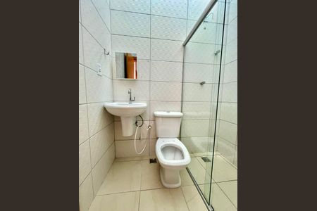 Casa à venda com 121m², 2 quartos e 2 vagas Casa à venda com 121m², 2 quartos e 2 vagasBanheiro Social