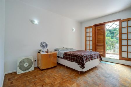 Casa à venda com 341m², 5 quartos e 3 vagas