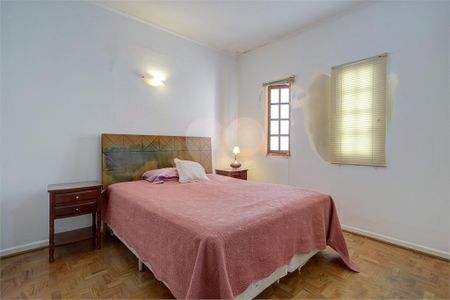 Casa à venda com 341m², 5 quartos e 3 vagas