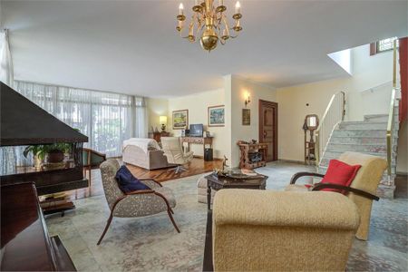 Casa à venda com 341m², 5 quartos e 3 vagas