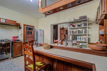 Casa à venda com 341m², 5 quartos e 3 vagas