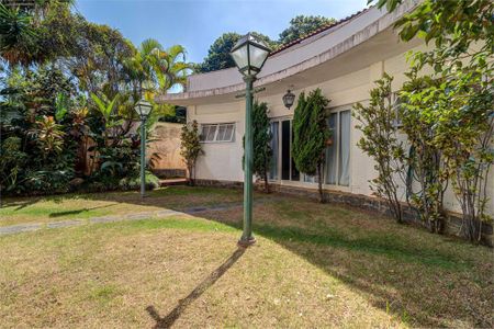Casa à venda com 341m², 5 quartos e 3 vagas