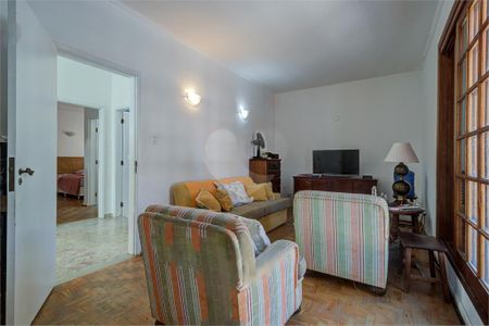 Casa à venda com 341m², 5 quartos e 3 vagas