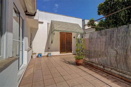 Casa à venda com 341m², 5 quartos e 3 vagas