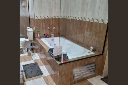 Casa à venda com 210m², 4 quartos e 3 vagas