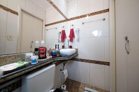 Casa à venda com 100m², 3 quartos e 2 vagasBanheiro da Suíte