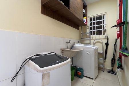Casa à venda com 190m², 3 quartos e 3 vagas Casa à venda com 190m², 3 quartos e 3 vagasÁrea de Serviço