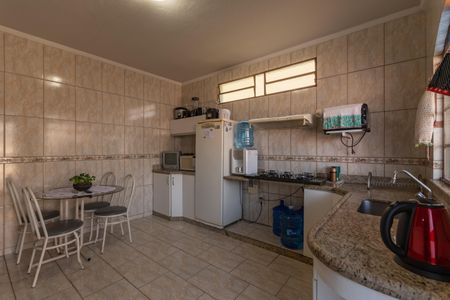 Casa à venda com 348m², 3 quartos e 4 vagas Casa à venda com 348m², 3 quartos e 4 vagasCozinha