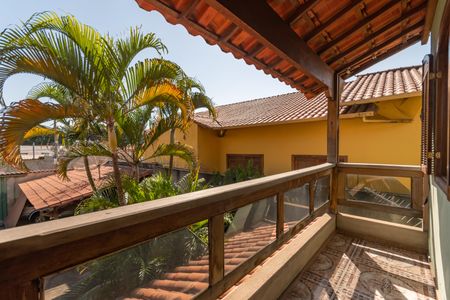 Casa à venda com 348m², 3 quartos e 4 vagas Casa à venda com 348m², 3 quartos e 4 vagasQuarto 3 - Varanda