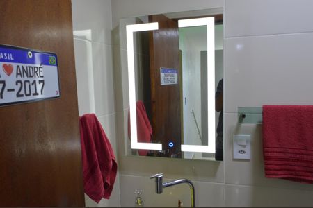 Casa de condomínio à venda com 130m², 3 quartos e 2 vagasBanheiro