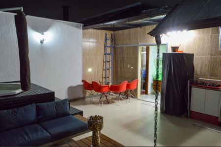 Casa de condomínio à venda com 130m², 3 quartos e 2 vagasTerraço
