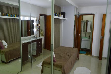 Casa de condomínio à venda com 130m², 3 quartos e 2 vagasSuíte 2